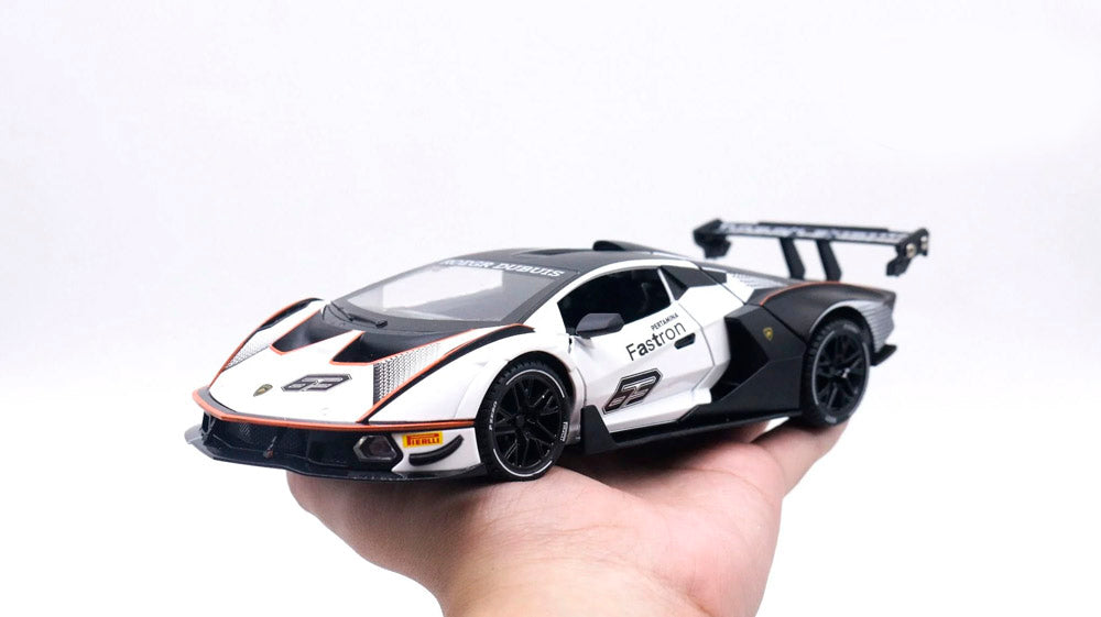 Lamborghini Essenza SCV12 em Metal (Escala 1:24)