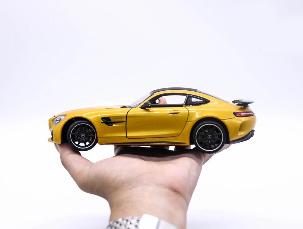 Mercedes AMG GT R em Escala 1:24