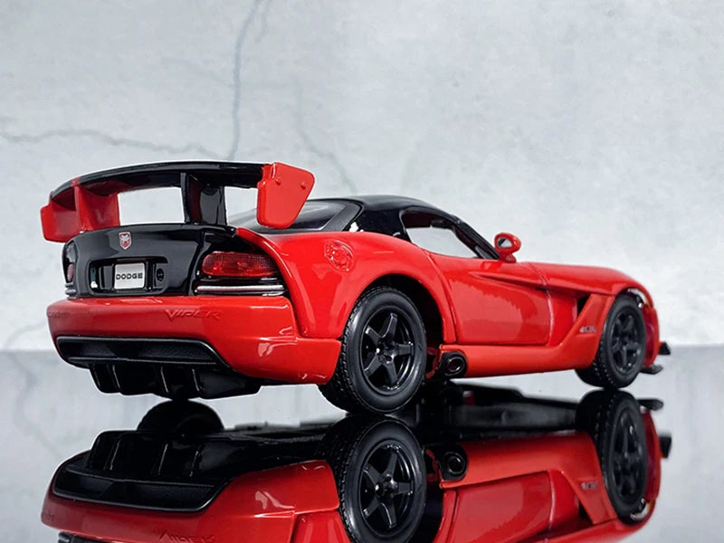 Dodge Viper SRT 10 ACR em Escala 1:24