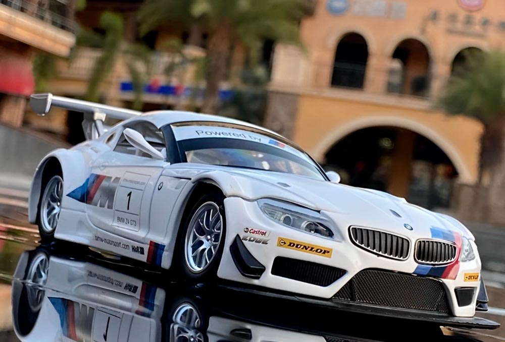 BMW Z4 GT3 em Escala 1:24