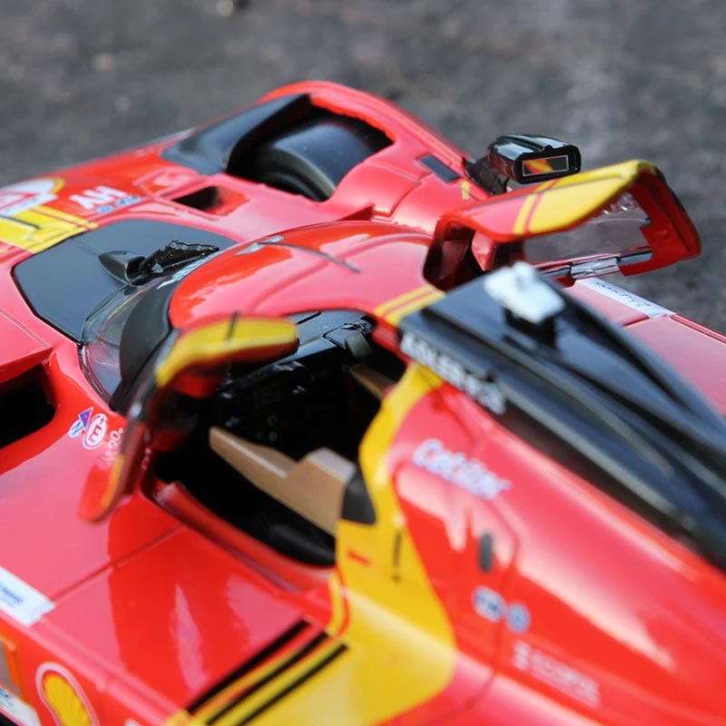 Ferrari 499P (24 Horas de Le Mans) em Escala 1:24