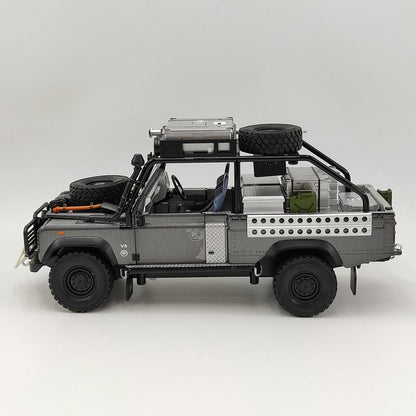 Land Rover Defender “Tomb Raider” 1:24