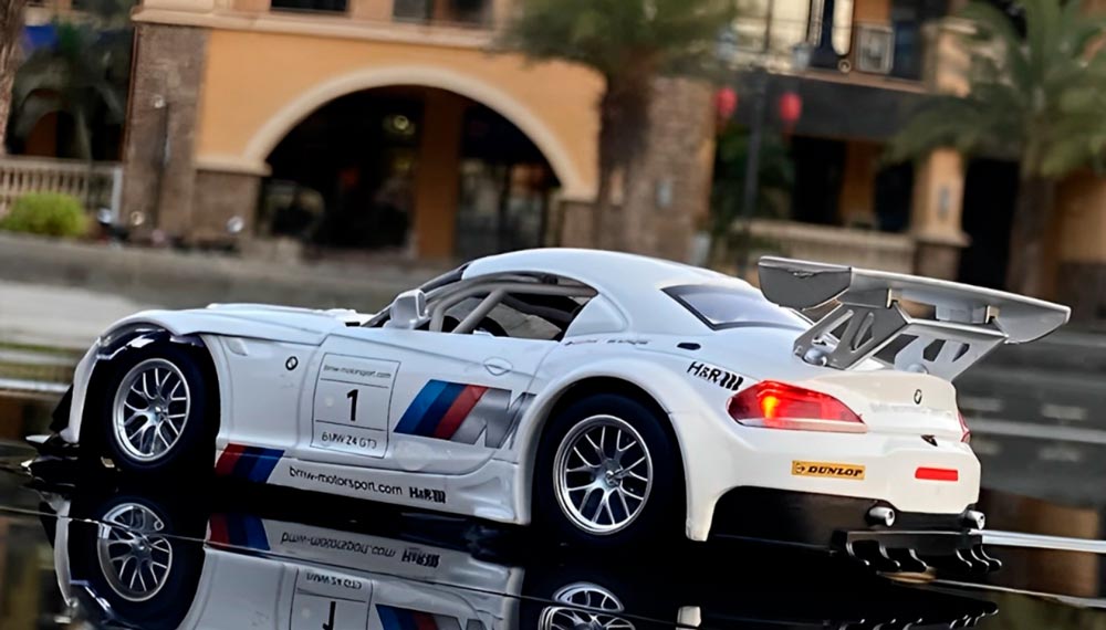 BMW Z4 GT3 em Escala 1:24