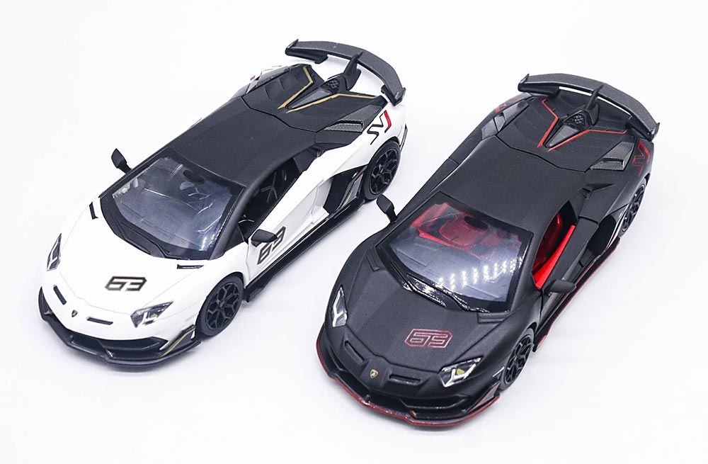 Lamborghini Aventador SVJ63 em Escala 1:24