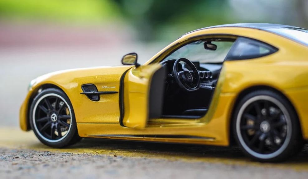 Mercedes AMG GT R em Escala 1:24