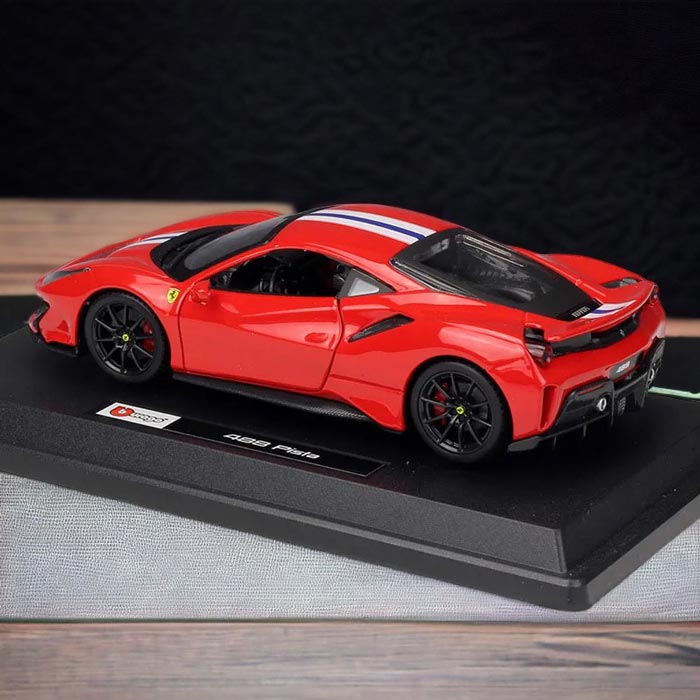 Ferrari 488 Pista em Escala 1:24