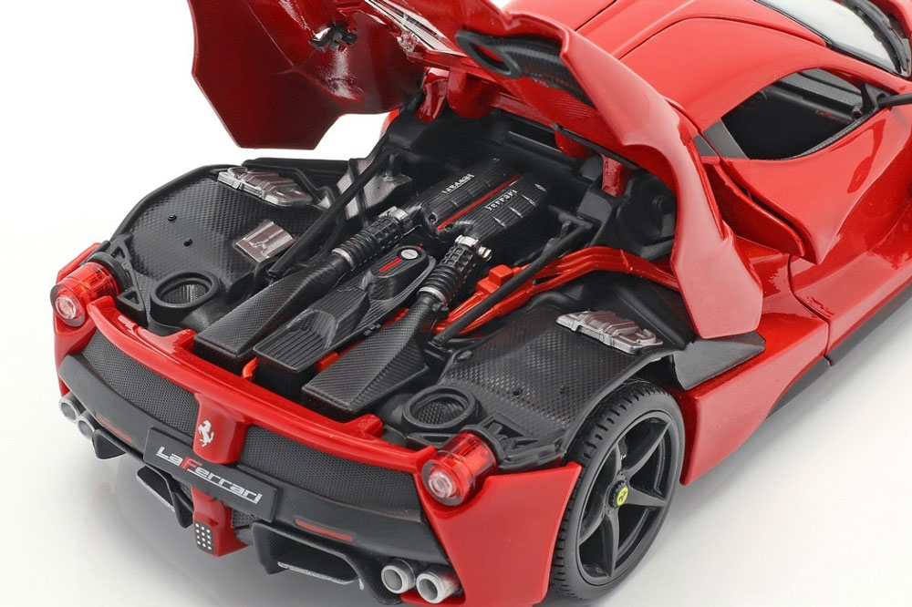 Ferrari LaFerrari em escala 1:18