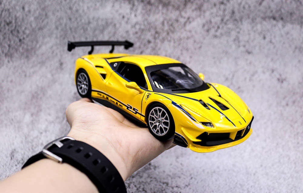 Ferrari 488 Challenge 1:24 Amarela