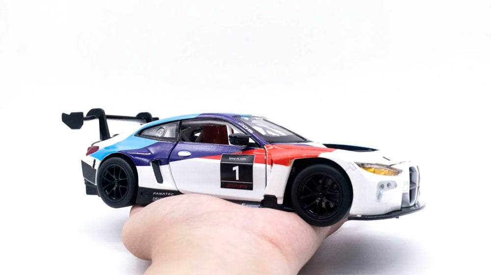 BMW M4 GT3 em Escala 1:24