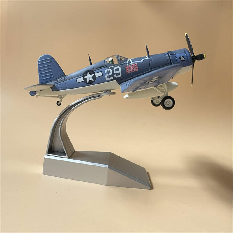 Vought F4U Corsair (Escala 1:72) em Metal