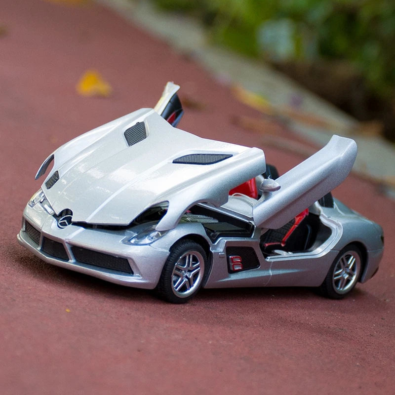 Mercedes SLR McLaren Stirling Moss em Escala 1:24