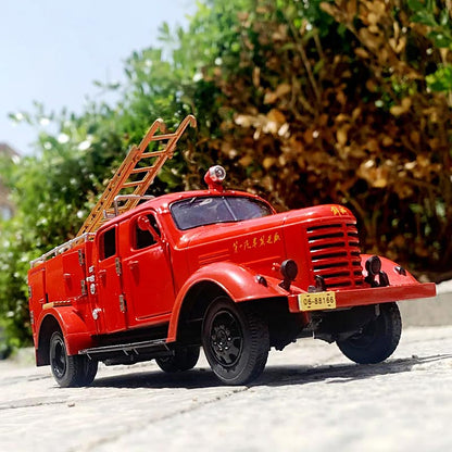 Caminhão de Bombeiros FAW CA-30 de 1964 (Escala 1:32)