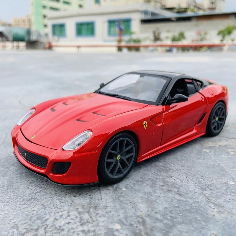 Ferrari 599 GTO (Escala 1:24)