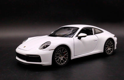 Porsche 911 Carrera 4S em Escala 1:24