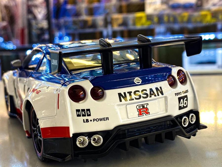 Nissan GTR Track Edition em Escala 1:22