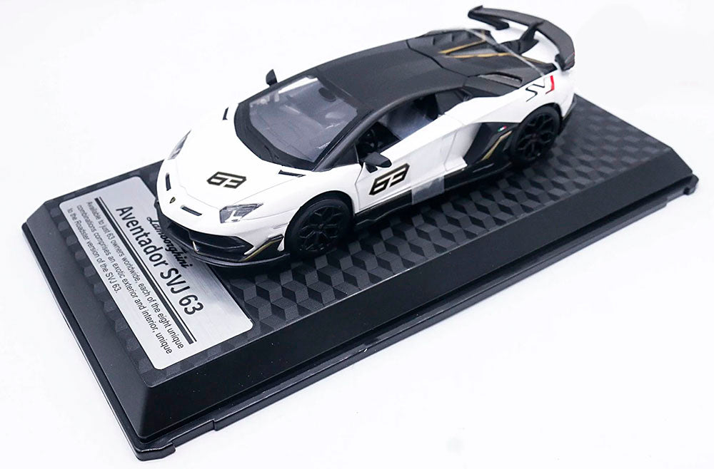 Lamborghini Aventador SVJ63 em Escala 1:24