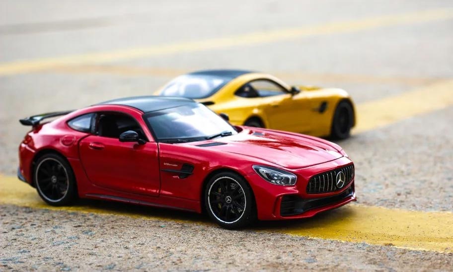 Mercedes AMG GT R em Escala 1:24