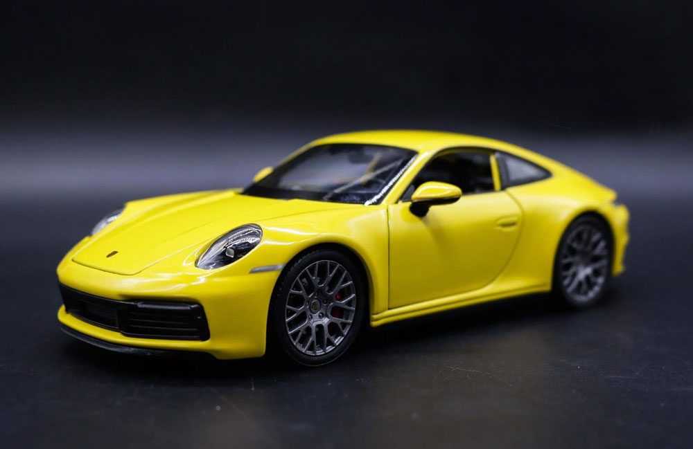 Porsche 911 Carrera 4S em Escala 1:24