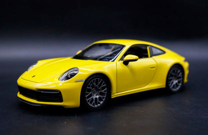 Porsche 911 Carrera 4S em Escala 1:24