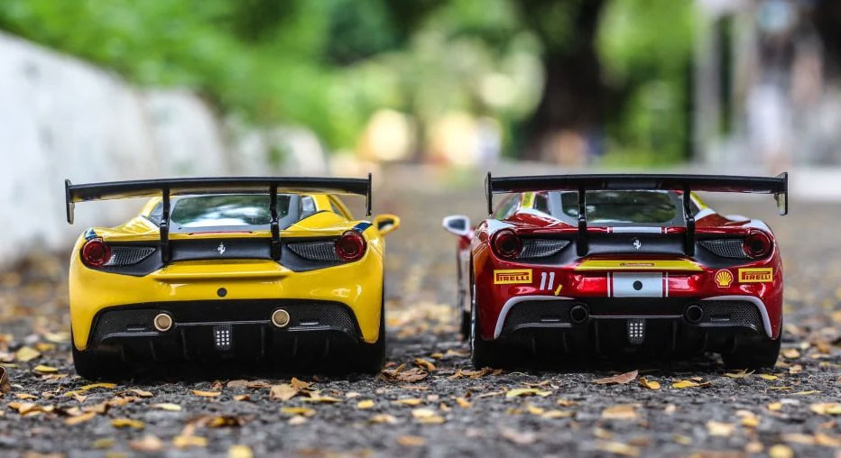 Ferrari 488 Challenge 1:24 Amarela