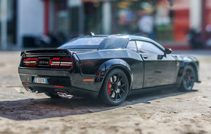 Dodge Challenger SRT Hellcat 1:24