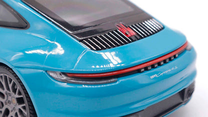 Porsche 911 Carrera 4S em Escala 1:24