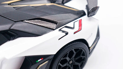 Lamborghini Aventador SVJ63 em Escala 1:24