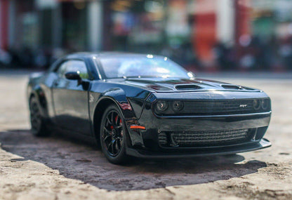Dodge Challenger SRT Hellcat 1:24