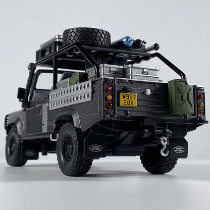 Land Rover Defender “Tomb Raider” 1:24