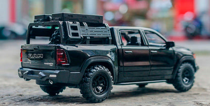 Dodge RAM 1000 TRX em Escala 1:32