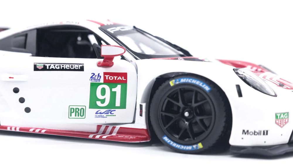 Porsche 911 RSR em Escala 1:24