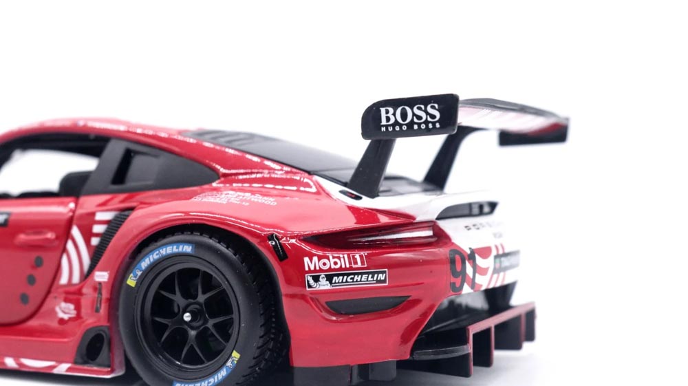 Porsche 911 RSR em Escala 1:24