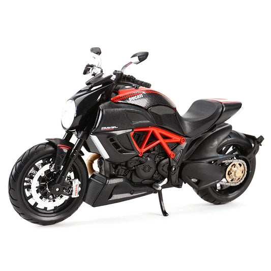 Ducati Diavel Carbon em Escala 1:12