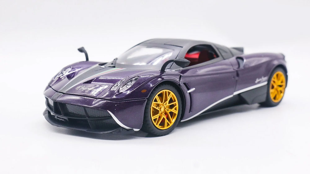 Pagani Huayra em Metal (Escala 1:24)