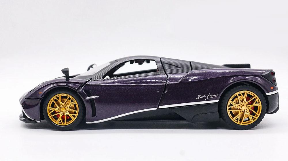 Pagani Huayra em Metal (Escala 1:24)