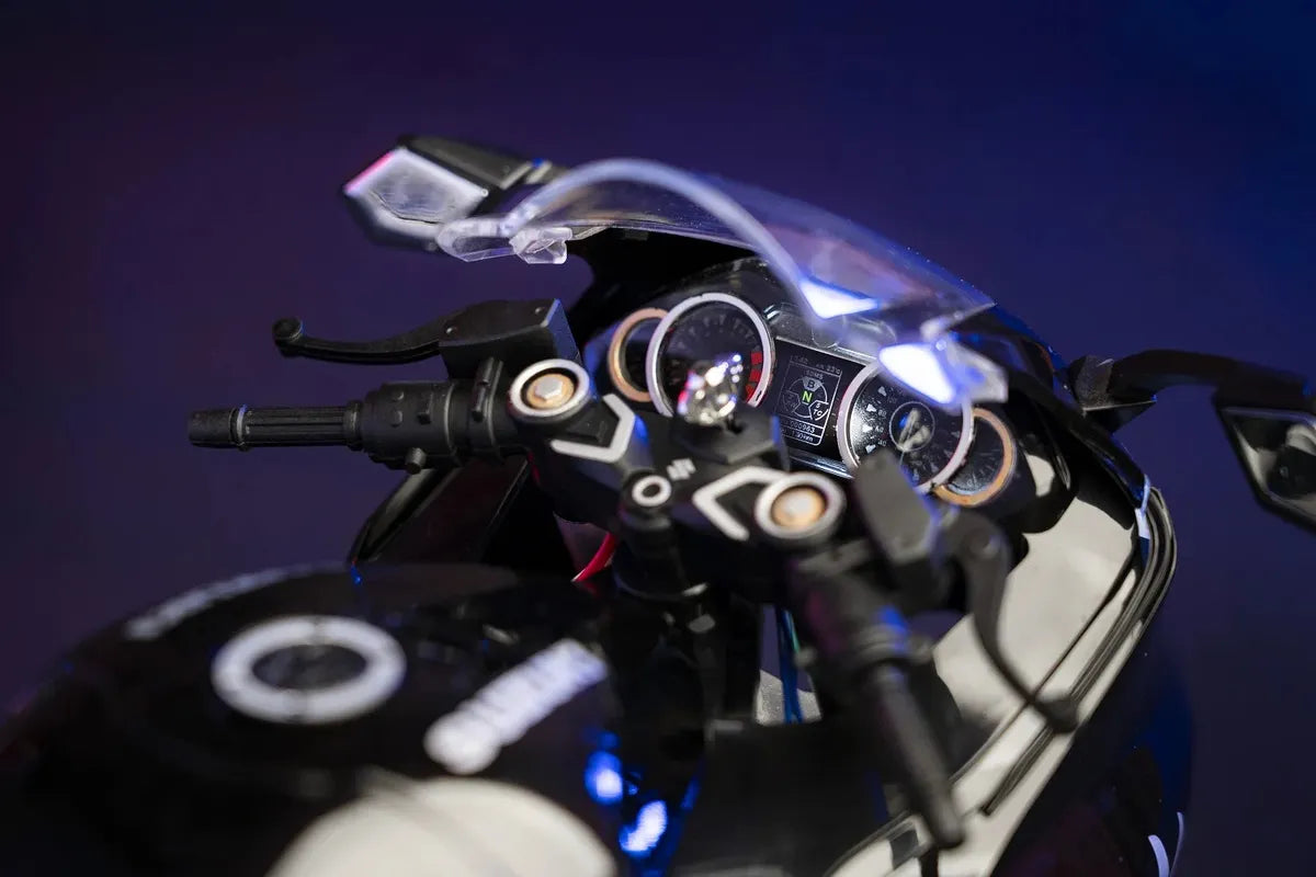 Suzuki Hayabusa GSX-1300R 1:6 Interativa com Escapamento