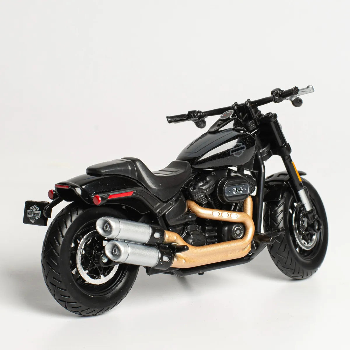 Harley-Davidson Fat Bob 114 em Escala 1:18