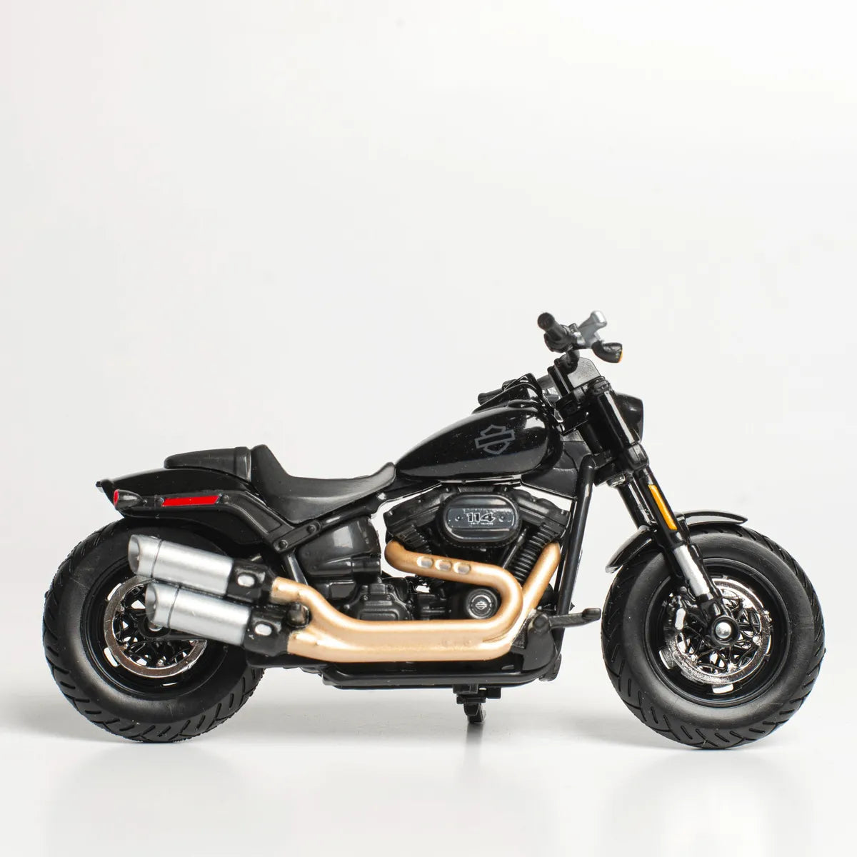 Harley-Davidson Fat Bob 114 em Escala 1:18