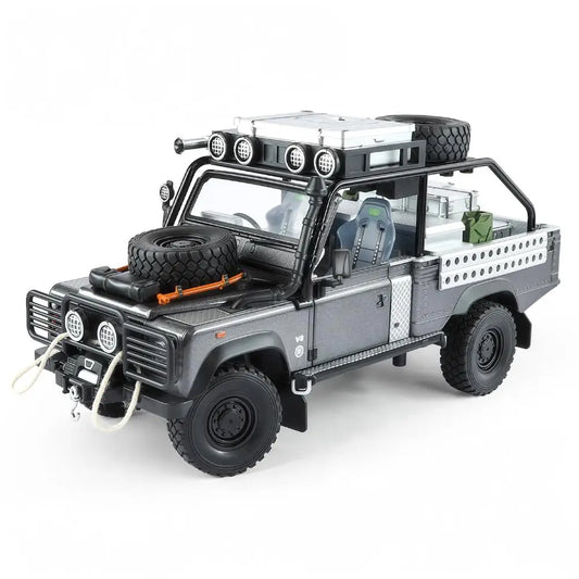 Land Rover Defender “Tomb Raider” 1:24