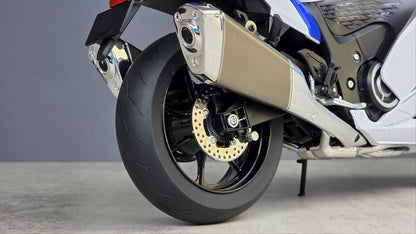 Suzuki Hayabusa GSX-1300R 1:6 Interativa com Escapamento