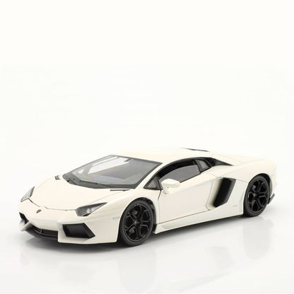 Lamborghini Aventador LP700-4 1:24