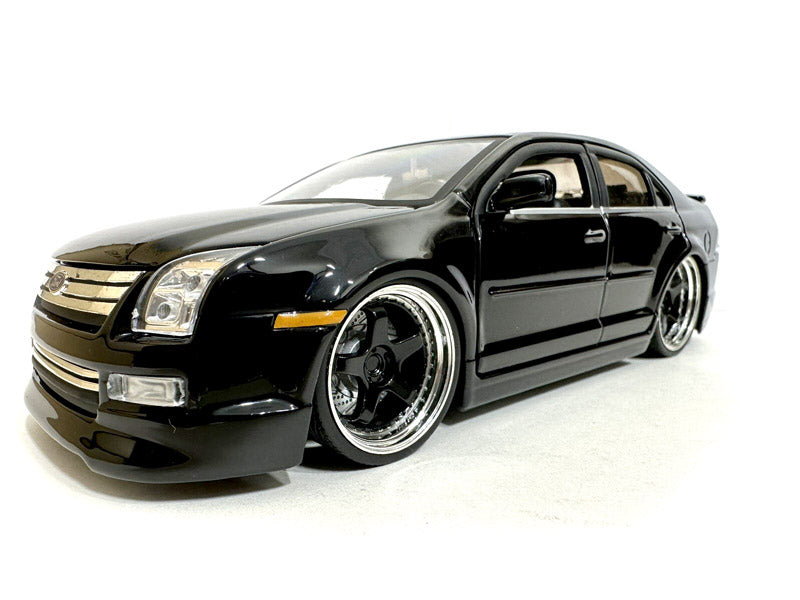 Ford Fusion 2006 1:24 – Jada Toys