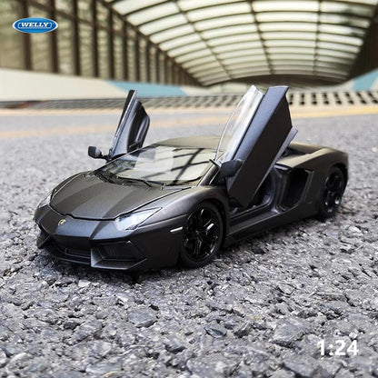 Lamborghini Aventador LP700-4 1:24