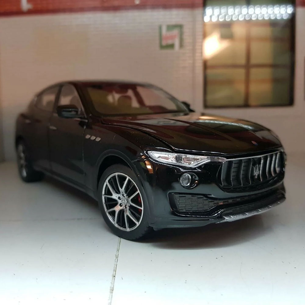 Maserati Levante em Escala 1:24