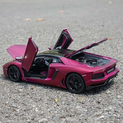 Lamborghini Aventador LP700-4 1:24