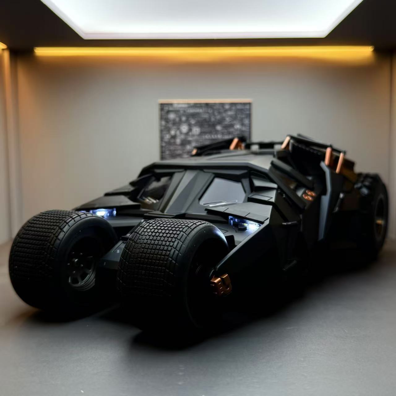 Batmóvel Tumbler 1:18 em Metal