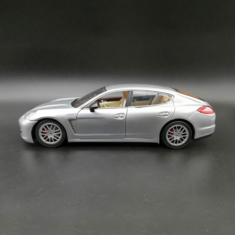 Porsche Panamera - Super-Miniatura Colecionável em Escala 1:18