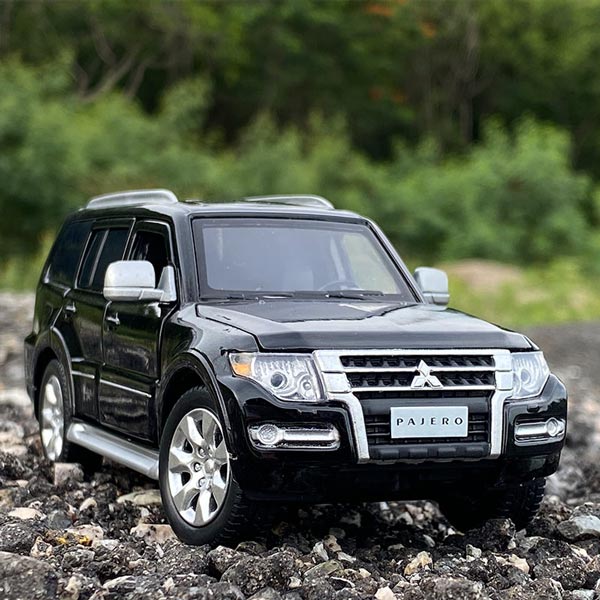 Miniatura de Mitsubishi Pajero (Escala 1:32)