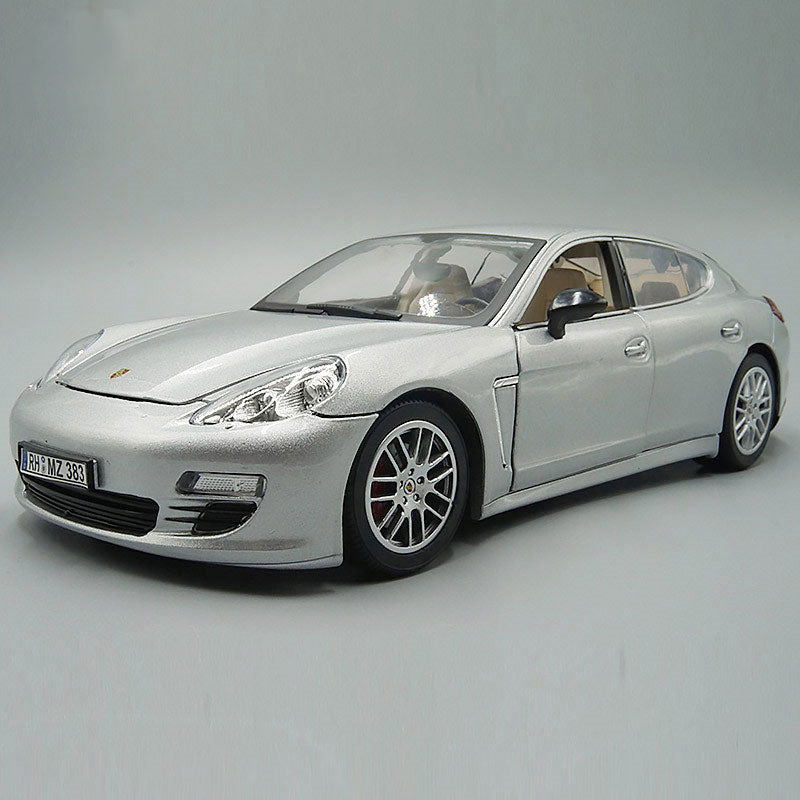 Porsche Panamera - Super-Miniatura Colecionável em Escala 1:18